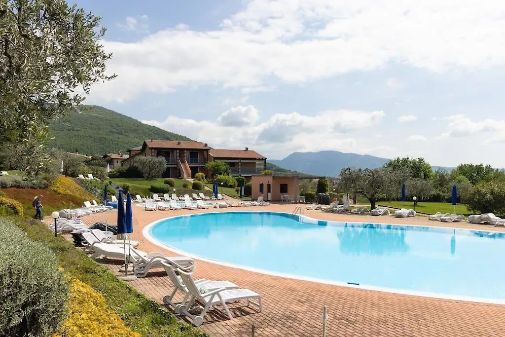 Corte Collina, Piscine, Tennis location